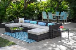 Heated Saltwater Pool, Spacious home, Close to Altantic Ave & Beach!