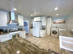 Charming family home in a quiet neighborhood of Burbank: Greenview