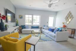 Beach, Art District, Shopping, Restaurants! Best Spa in Delray!