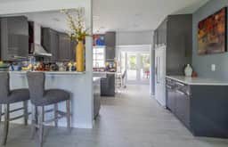 Beach, Art District, Shopping, Restaurants! Best Spa in Delray!