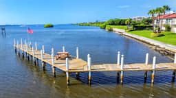 Waterfront Palm Beach Escape: Piper