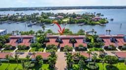 Waterfront Palm Beach Escape: Piper