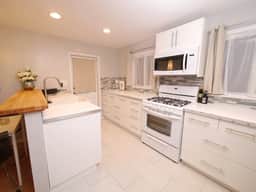 Charming 1-bedroom bungalow located in the heart of Pasadena.