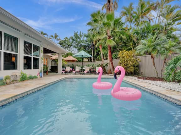 By Pier- Heated Pool- 5 Stars! Marbella