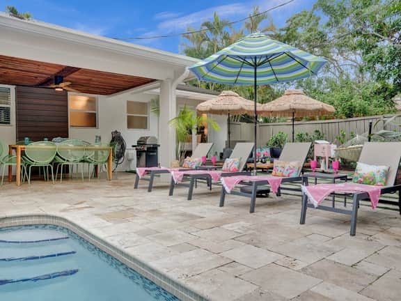By Pier- Heated Pool- 5 Stars! Marbella