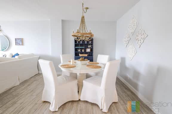 Direct Beach Access - Poolside Coastal Condo: Sea Gem