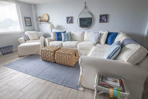 Direct Beach Access - Poolside Coastal Condo: Sea Gem