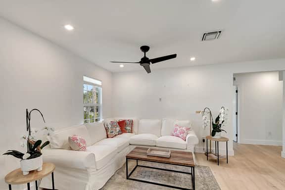 Palm Beach - Newly Designed come relax, shop, enjoy!