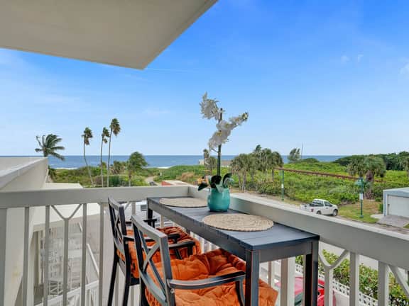 Oceanfront Condo on the Shores of the Palm Beaches