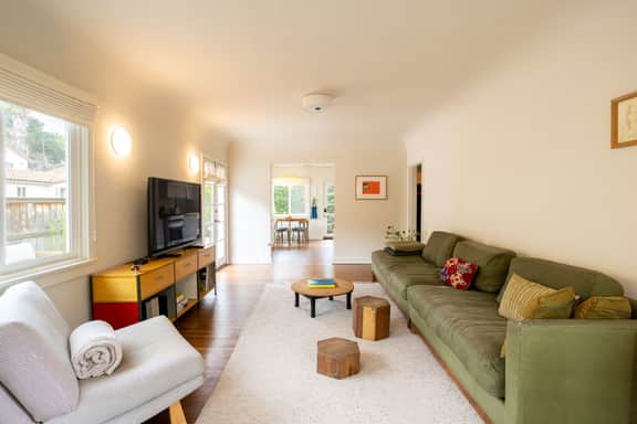 Los Angeles Modern Charmer