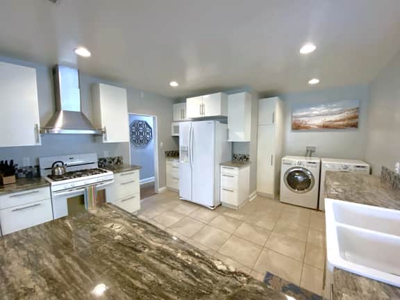 Charming family home in a quiet neighborhood of Burbank: Greenview