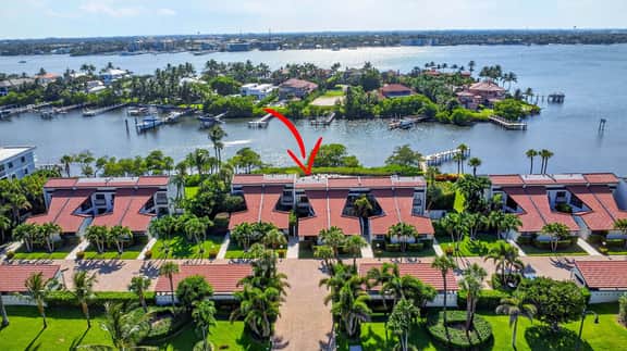 Waterfront Palm Beach Escape: Piper