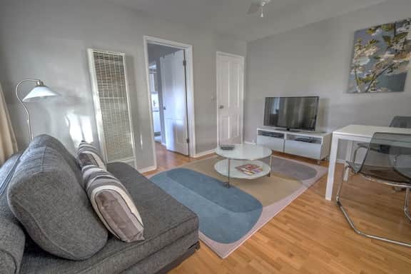 Charming 1-bedroom bungalow located in the heart of Pasadena.