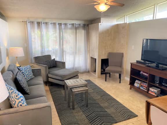Lovely 2-bedroom mountain getaway – Only minutes to Old Town Pasadena.