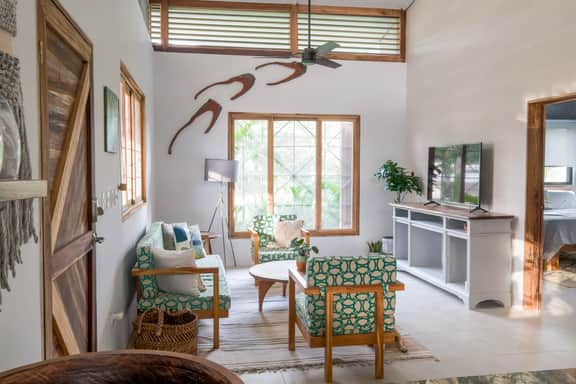 2 Pools, Walk to Beach 4 BR-4BR Spacious & Modern: Las Palmas