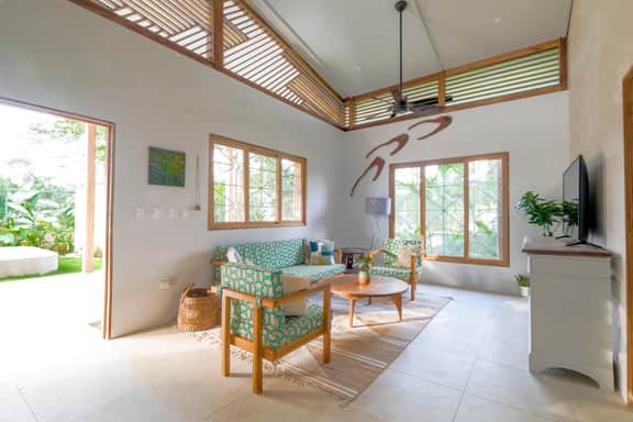 2 Pools, Walk to Beach 4 BR-4BR Spacious & Modern: Las Palmas