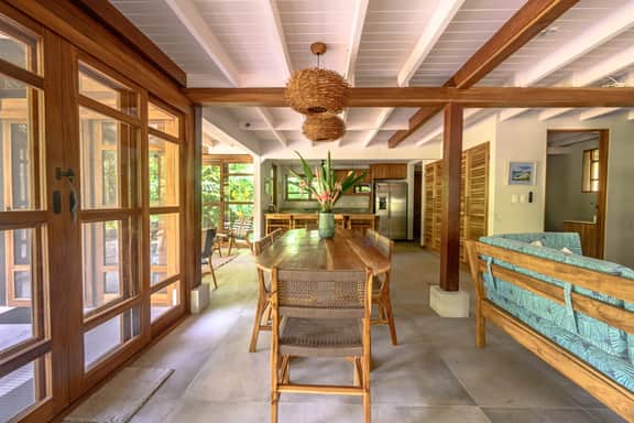 Gated Beachfront Community- Huge Natural Pool- TRIPLE Suites Birders delight!