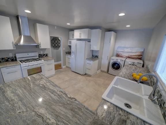 Charming family home in a quiet neighborhood of Burbank: Greenview