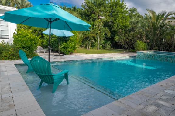 Beach, Art District, Shopping, Restaurants! Best Spa in Delray!
