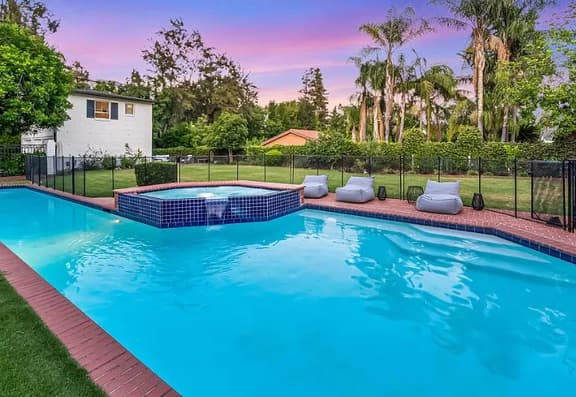 Large & Light-filled Pool Home