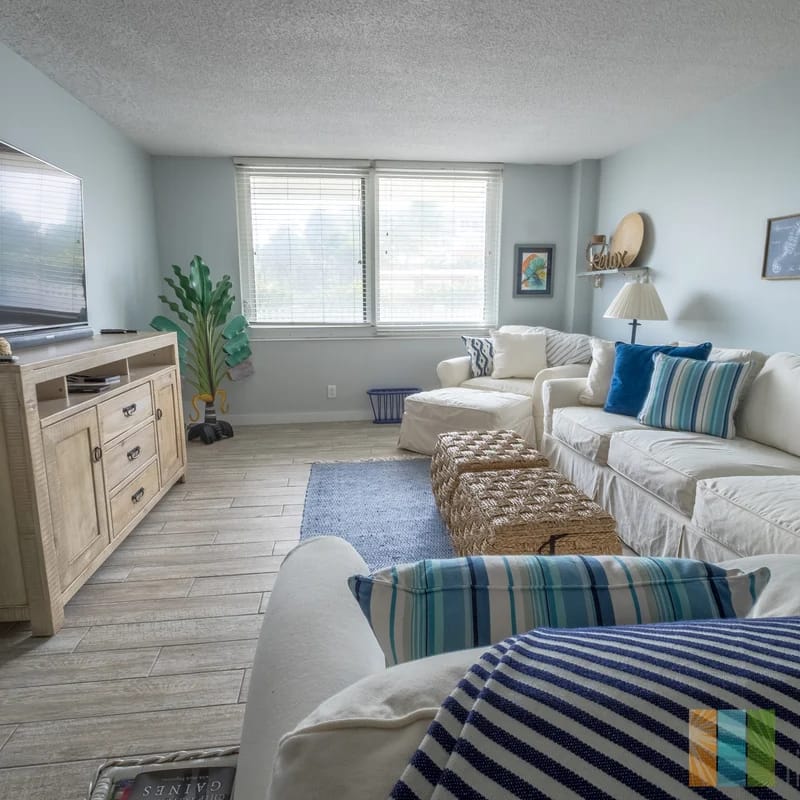 Direct Beach Access - Poolside Coastal Condo: Sea Gem